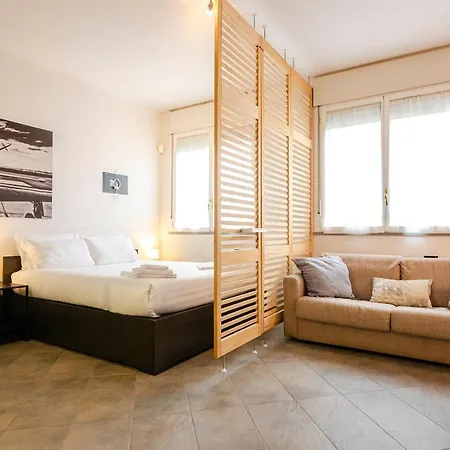 Large Studio Flat With Private Car Park Apartment *