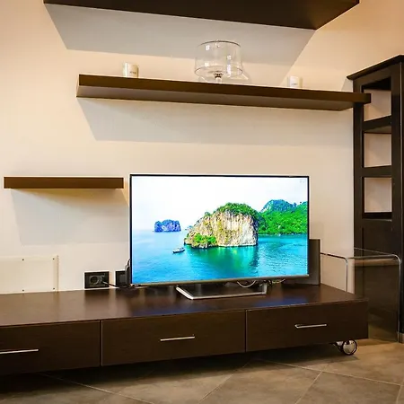 Apartment Large Studio Flat With Private Car Park
