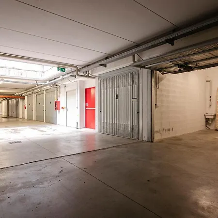 Apartment Large Studio Flat With Private Car Park *