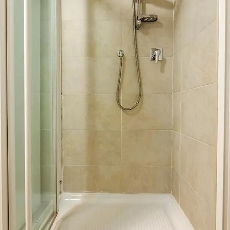 Apartment Large Studio Flat With Private Car Park